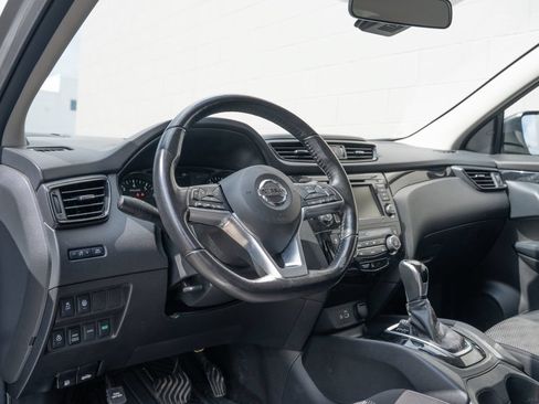 Used 2020 Nissan Rogue Sport SV w/ All-Weather Package AWD/4WD image 4