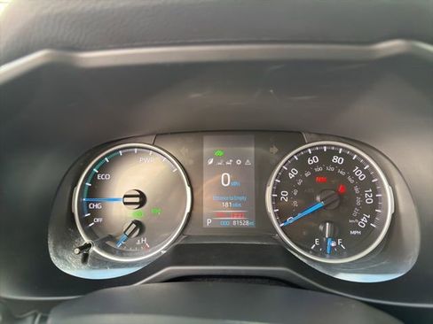 Used 2022 Toyota RAV4 XLE Premium image 23