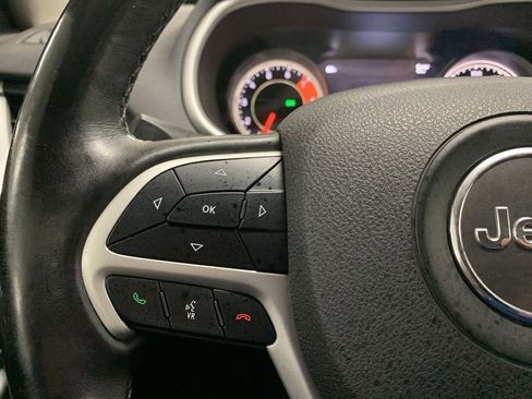 Used 2018 Jeep Cherokee Trailhawk w/ Cold Weather Group AWD/4WD image 41