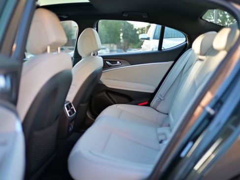 Used 2025 Genesis G70 2.5T w/ Sport Prestige Package RWD image 13