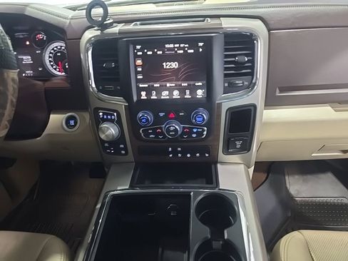 Used 2015 RAM 1500 Laramie w/ Convenience Group image 28