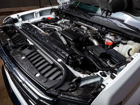 Used 2024 Chevrolet Silverado 2500 LTZ w/ LTZ Premium Package image 38