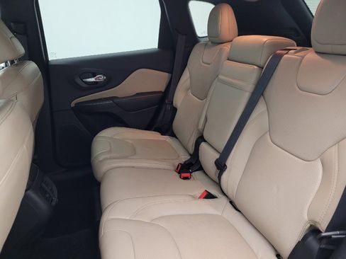 Used 2016 Jeep Cherokee Limited w/ Luxury Group image 18