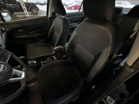 Used 2025 Nissan Versa SV image 36