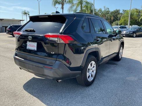 Used 2020 Toyota RAV4 LE FWD image 7