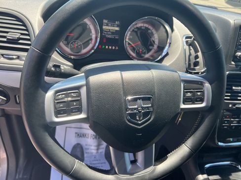 Used 2018 Dodge Grand Caravan GT FWD image 23