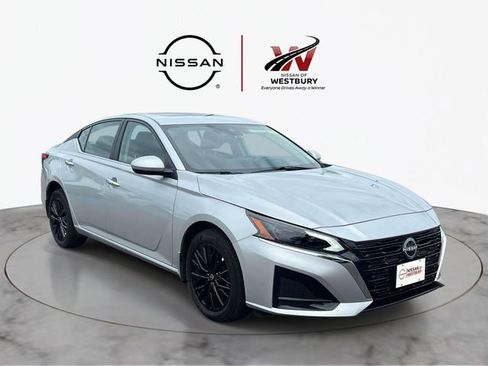 Certified 2025 Nissan Altima 2.5 SV w/ SV Special Edition Package AWD/4WD image 1