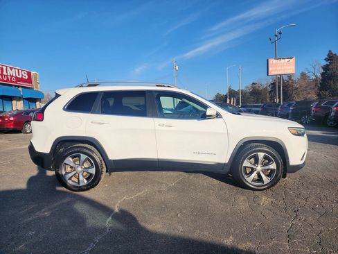 Used 2019 Jeep Cherokee Limited AWD/4WD image 8