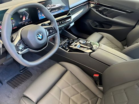 New 2026 BMW 530i w/ Premium Package image 4