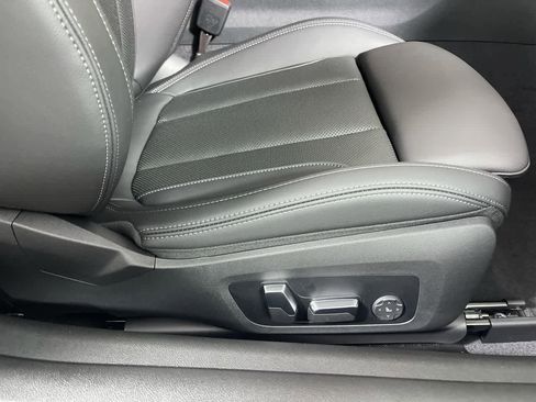Certified 2024 BMW 430i xDrive Coupe w/ Convenience Package AWD/4WD image 18
