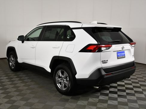 Used 2025 Toyota RAV4 XLE AWD/4WD image 8
