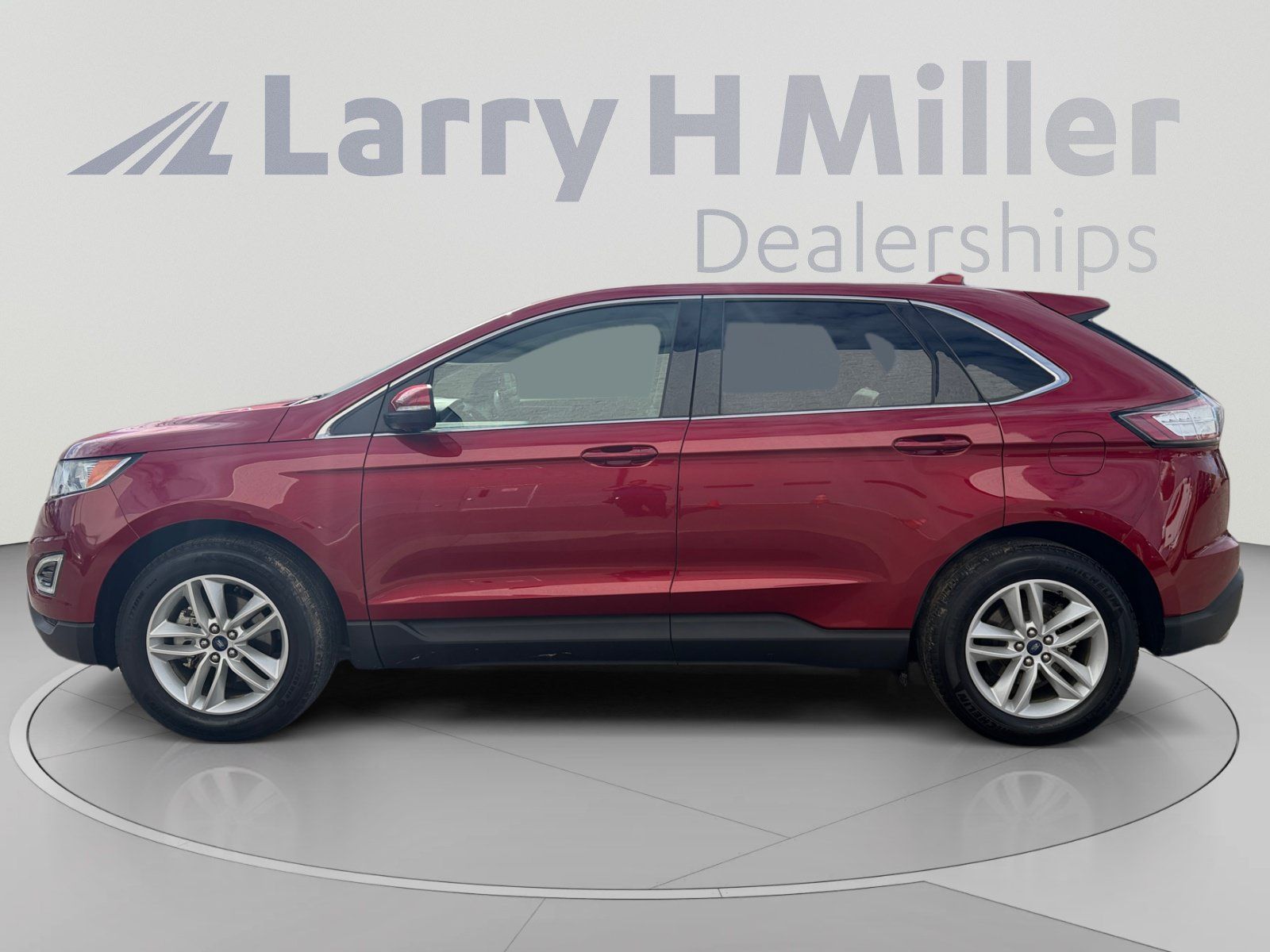 Used 2018 Ford Edge SEL w/ Equipment Group 201A FWD image 2