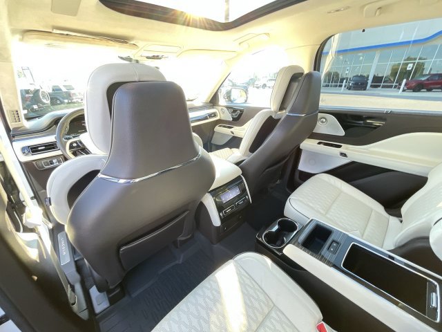 Used 2023 Lincoln Aviator Black Label w/ Jet Package AWD/4WD image 19