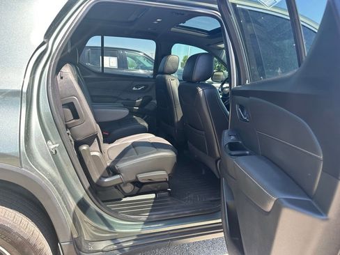 Certified 2022 Chevrolet Traverse LT w/ LT Premium Package AWD/4WD image 16