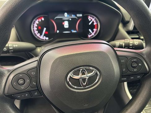 Used 2025 Toyota RAV4 XLE AWD/4WD image 18