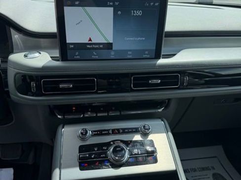 Used 2020 Lincoln Aviator Reserve w/ Equipment Group 202A AWD/4WD image 11