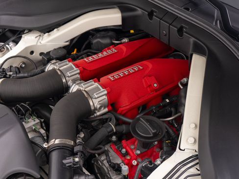 Used 2019 Ferrari Portofino RWD image 47