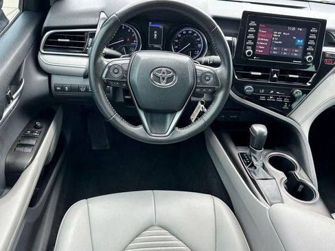 Used 2021 Toyota Camry SE FWD image 8