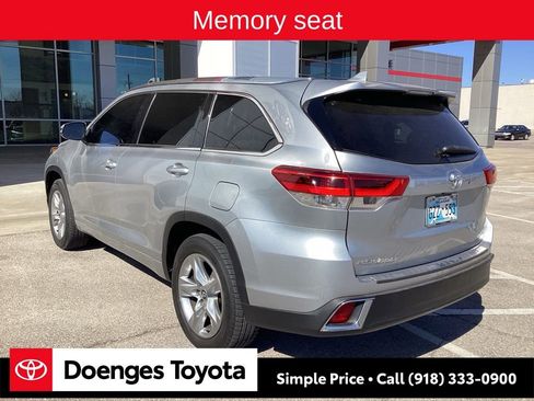 Used 2017 Toyota Highlander Limited image 6