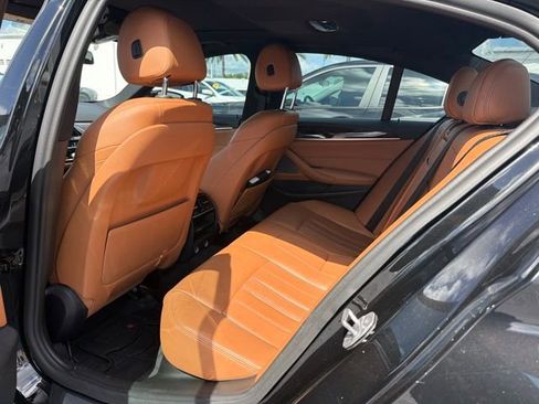 Used 2018 BMW 530i RWD image 9