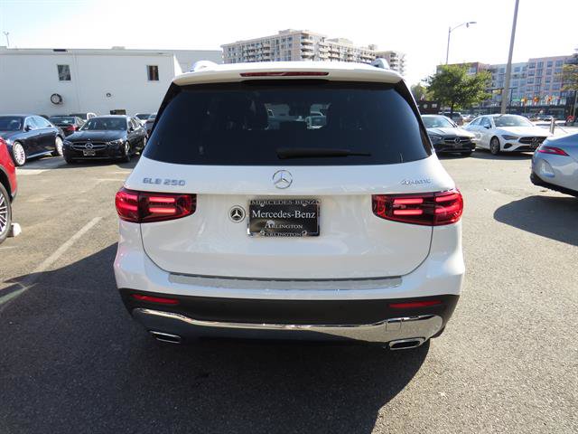 Used 2026 Mercedes-Benz GLB 250 4MATIC image 3