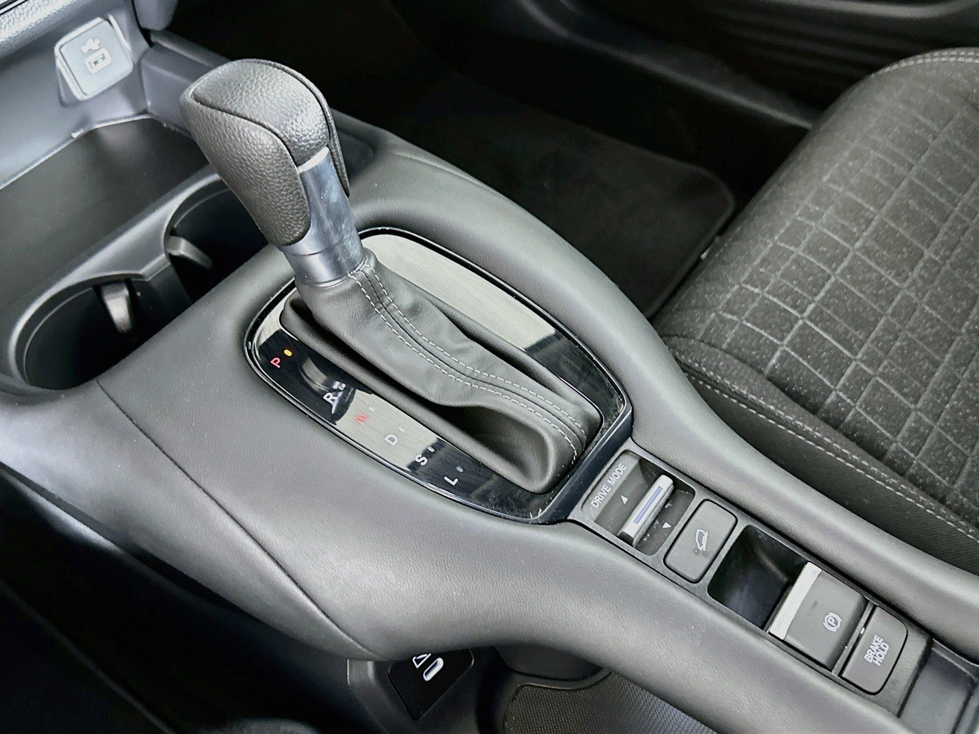 Used 2025 Honda HR-V LX image 23