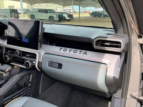 Used 2024 Toyota Tacoma 4x4 Double Cab Hybrid image 16