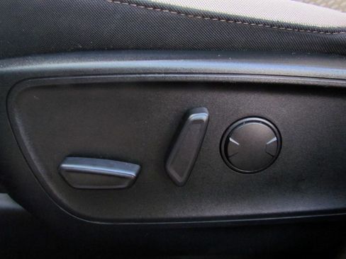 Used 2020 Ford Escape SE image 20