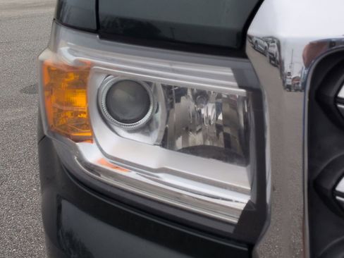 Used 2016 GMC Canyon SLT w/ Driver Alert Package image 10