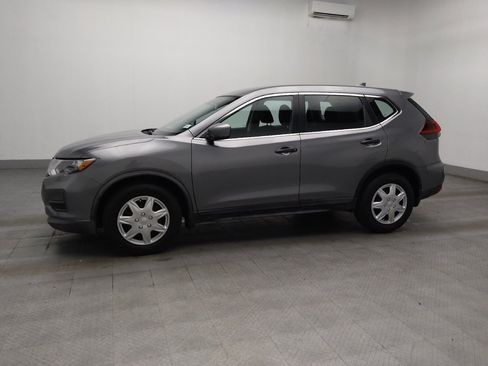 Used 2018 Nissan Rogue S FWD image 2