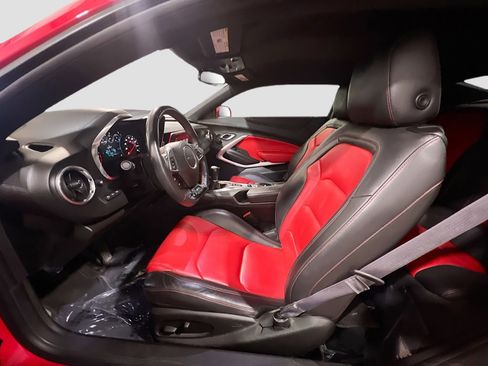 Used 2017 Chevrolet Camaro LT RWD image 16