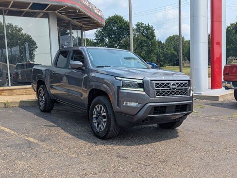 Used 2024 Nissan Frontier SL w/ Technology Package AWD/4WD image 10