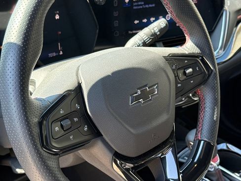 Used 2026 Chevrolet Trax RS w/ Sunroof Package FWD image 29