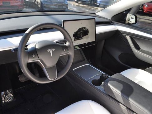 Used 2023 Tesla Model Y Long Range image 10