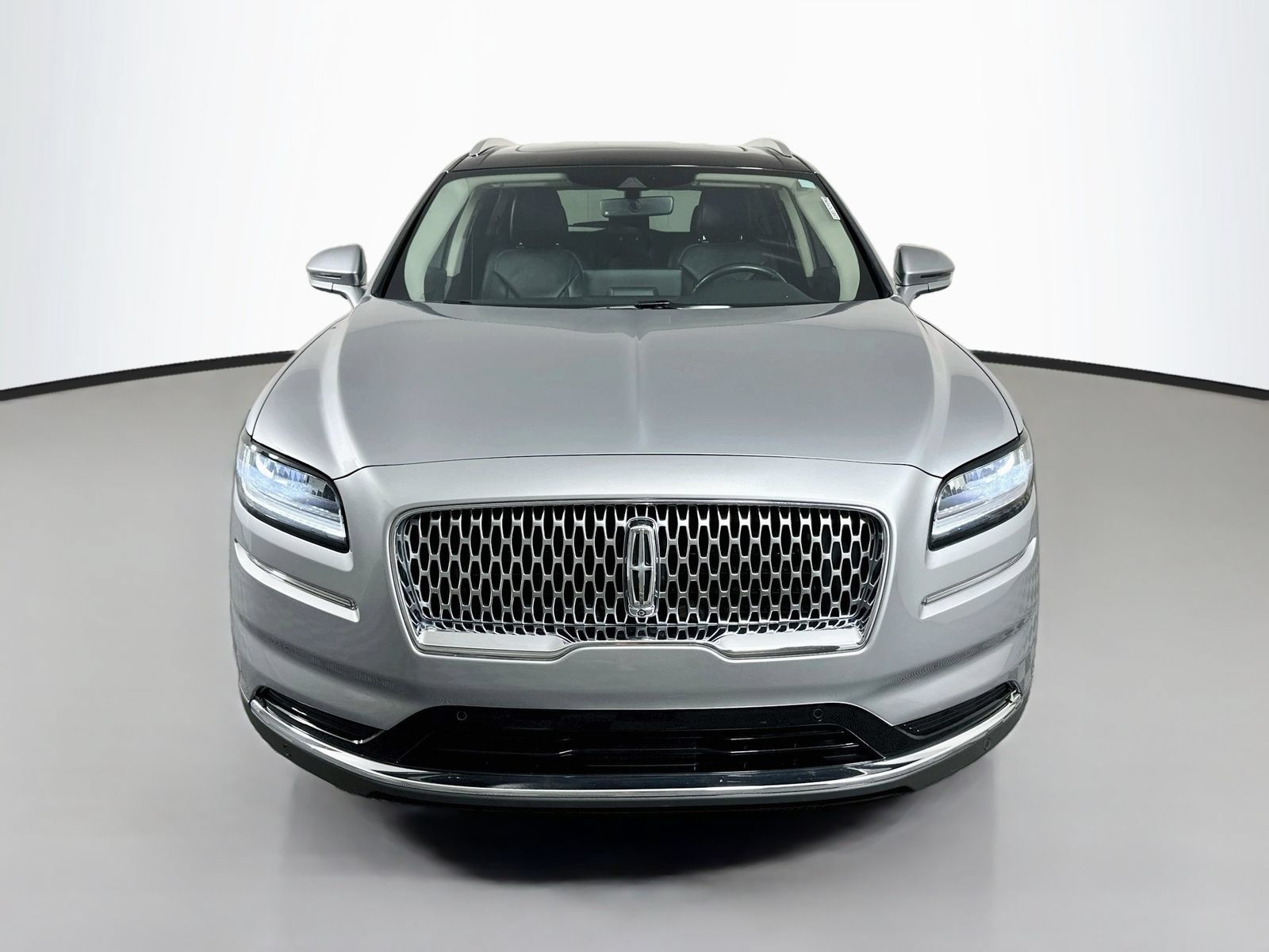 Used 2022 Lincoln Nautilus Reserve w/ Equipment Group 201A AWD/4WD image 2