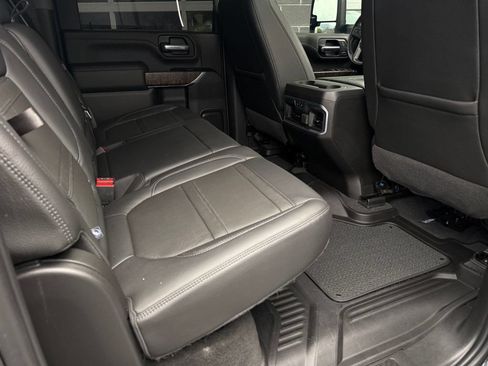 Used 2022 GMC Sierra 3500 Denali w/ Denali Black Diamond Edition AWD/4WD image 45
