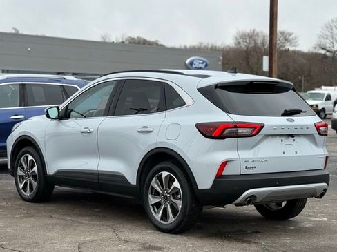 Certified 2025 Ford Escape Platinum image 42