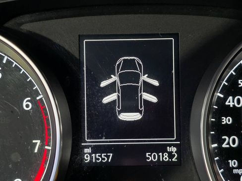 Used 2015 Volkswagen Golf S FWD image 44