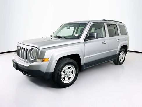 Used 2016 Jeep Patriot Sport w/ Power Value Group FWD image 3