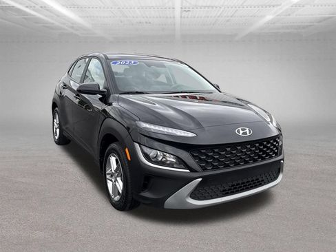 Used 2023 Hyundai Kona SE AWD/4WD image 3