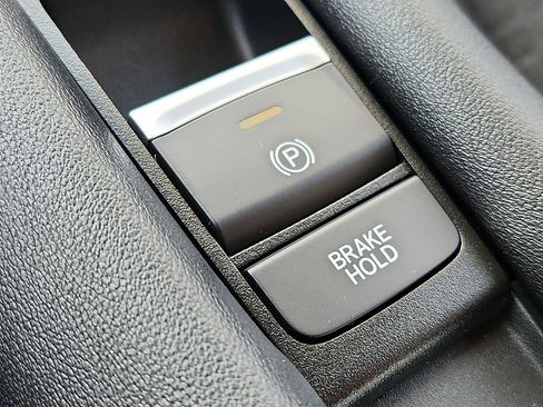 Used 2023 Honda HR-V LX image 23