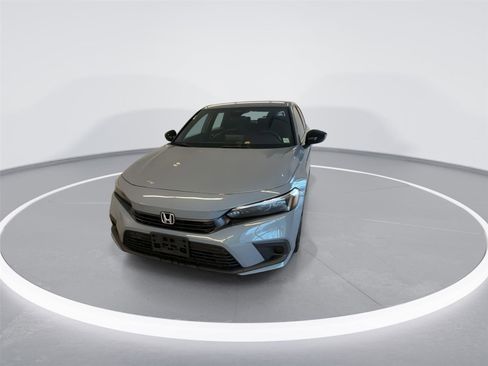 Used 2024 Honda Civic Sport image 3