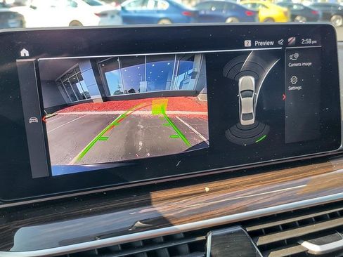 Used 2023 BMW 530e xDrive w/ Premium Package image 14