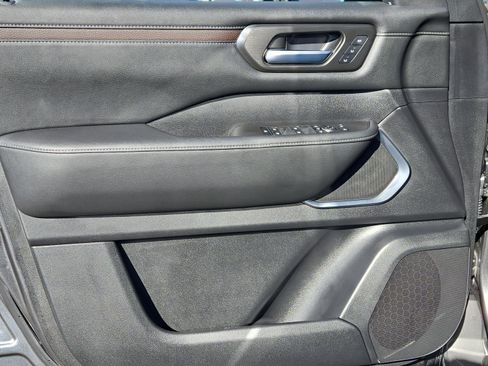 Used 2025 Nissan Armada Platinum Reserve image 13