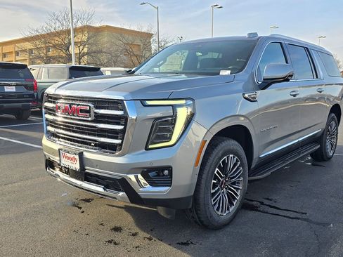 New 2026 GMC Yukon XL Elevation w/ Elevation Premium Package AWD/4WD image 11