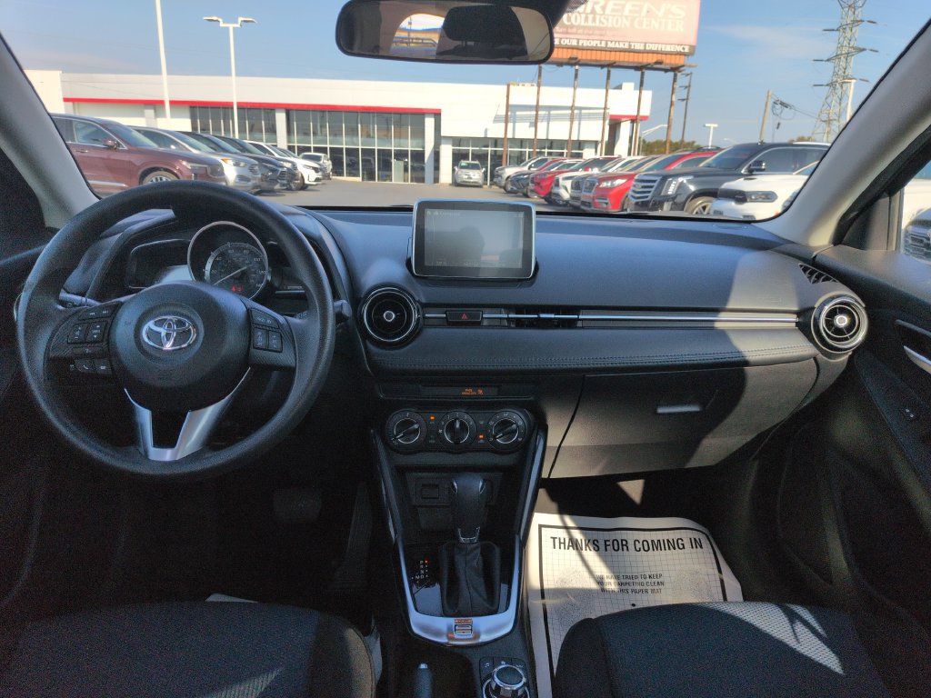 Used 2017 Toyota Yaris iA FWD image 12