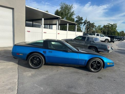 Used 1994 Chevrolet Corvette Coupe RWD image 2