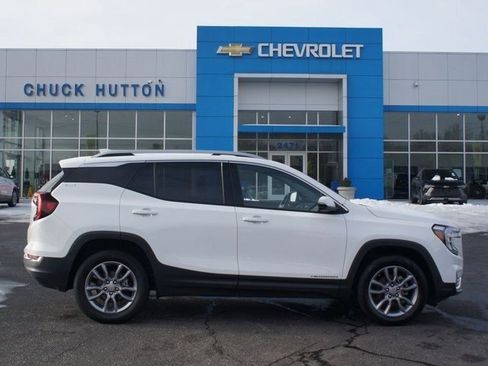 Used 2023 GMC Terrain SLT image 1