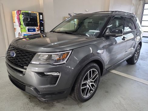 Used 2019 Ford Explorer Sport image 2