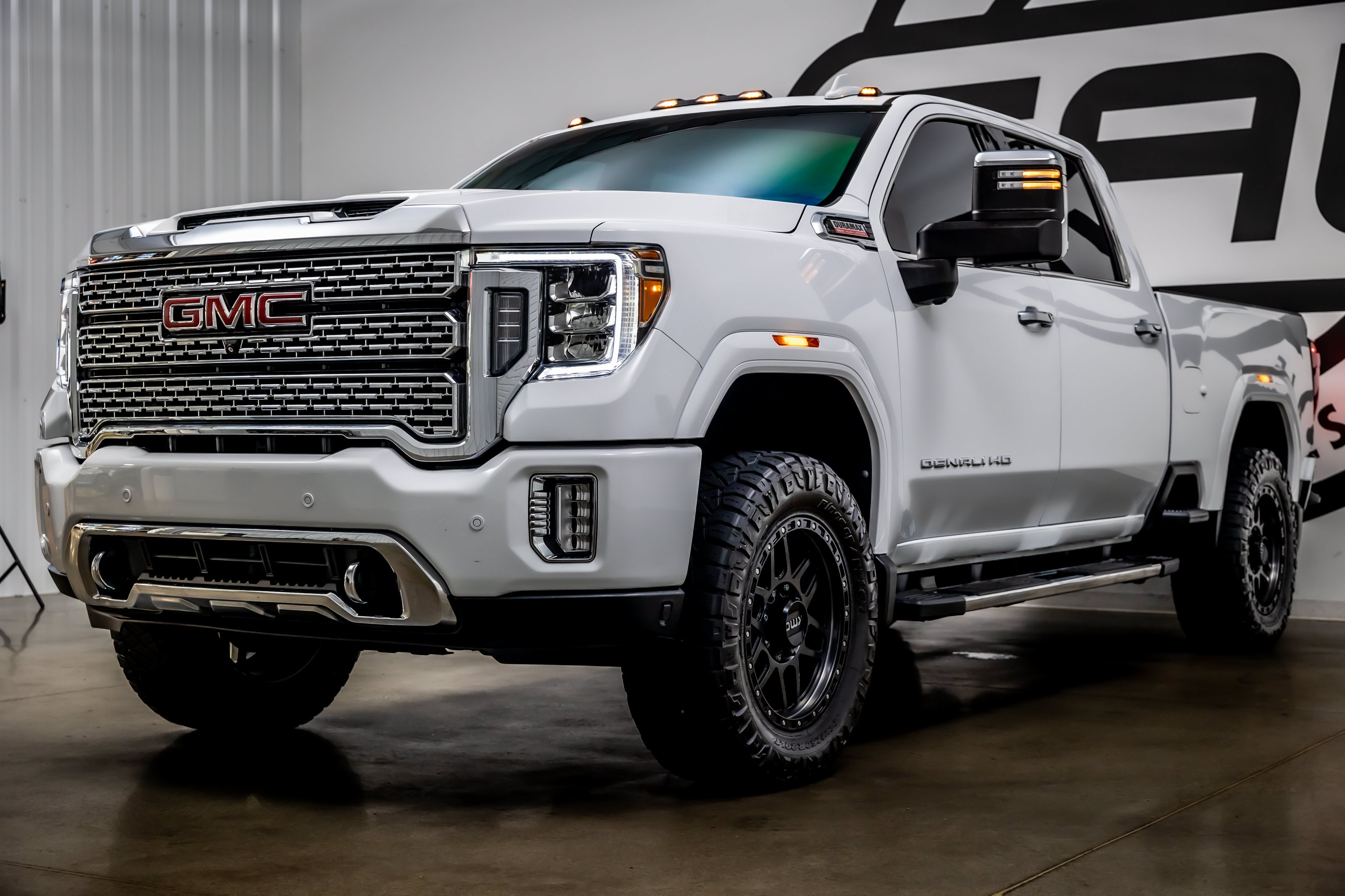 Used 2020 GMC Sierra 2500 Denali w/ Denali Ultimate Package AWD/4WD image 29